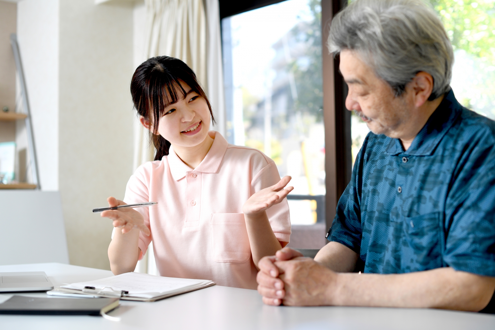 介護施設で開放感を演出するなら「イスターカーテン」がおすすめ!