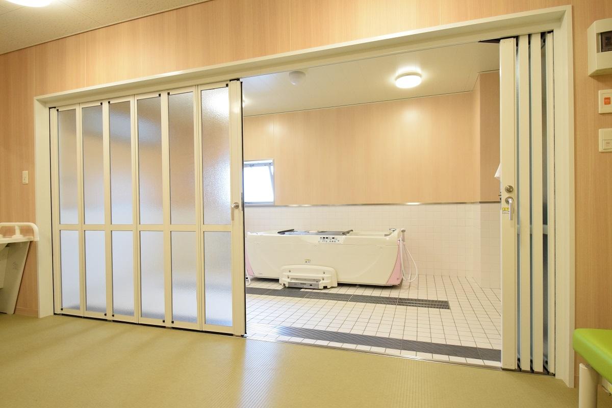 らくなーざ|軽い操作性とノンレールで出入りしやすい開放感