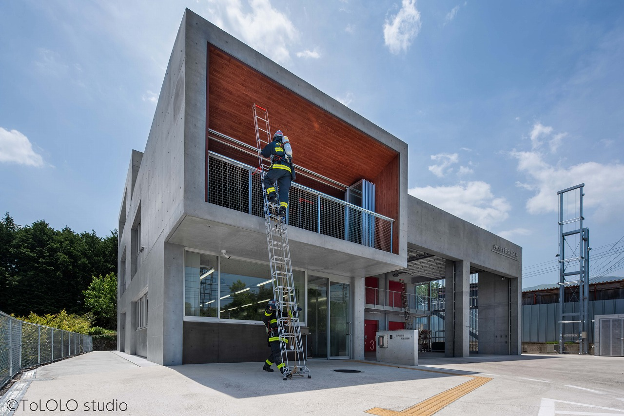 小田原市消防庁舎 岡本出張所/成田出張所|訓練と多目的利用を両立