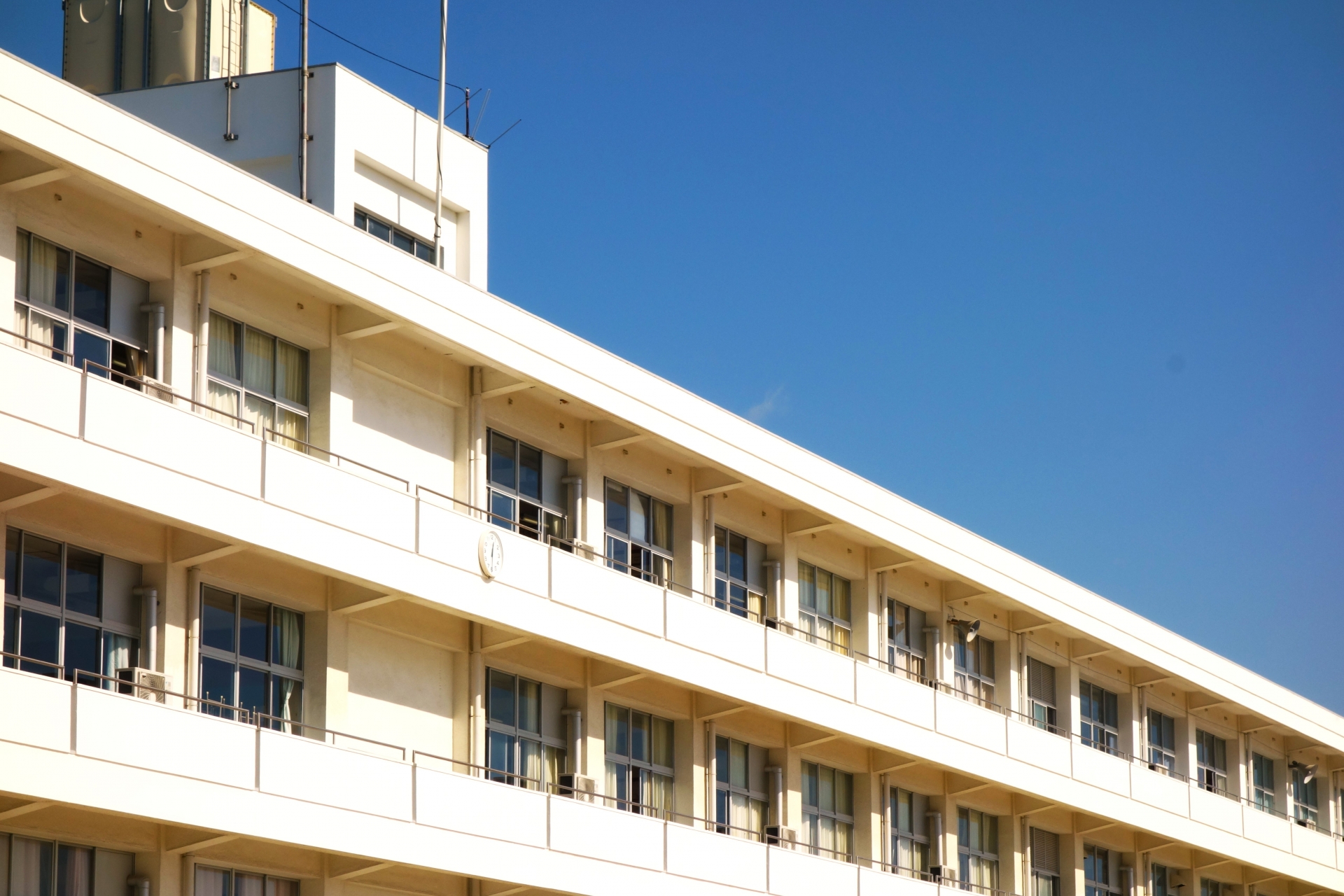 学校時間外でも「学童エリアだけ」を使える通行制限設計