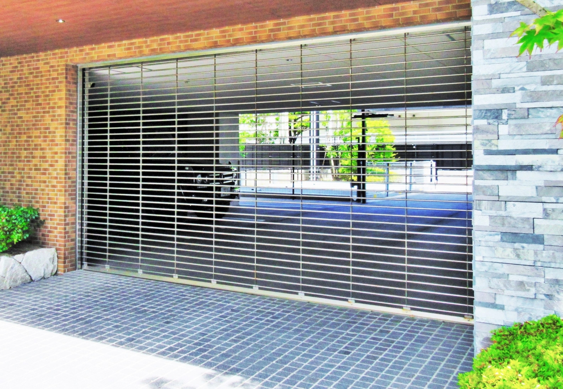 防犯シャッター選定のポイント｜折戸を前提に考えるべき視点