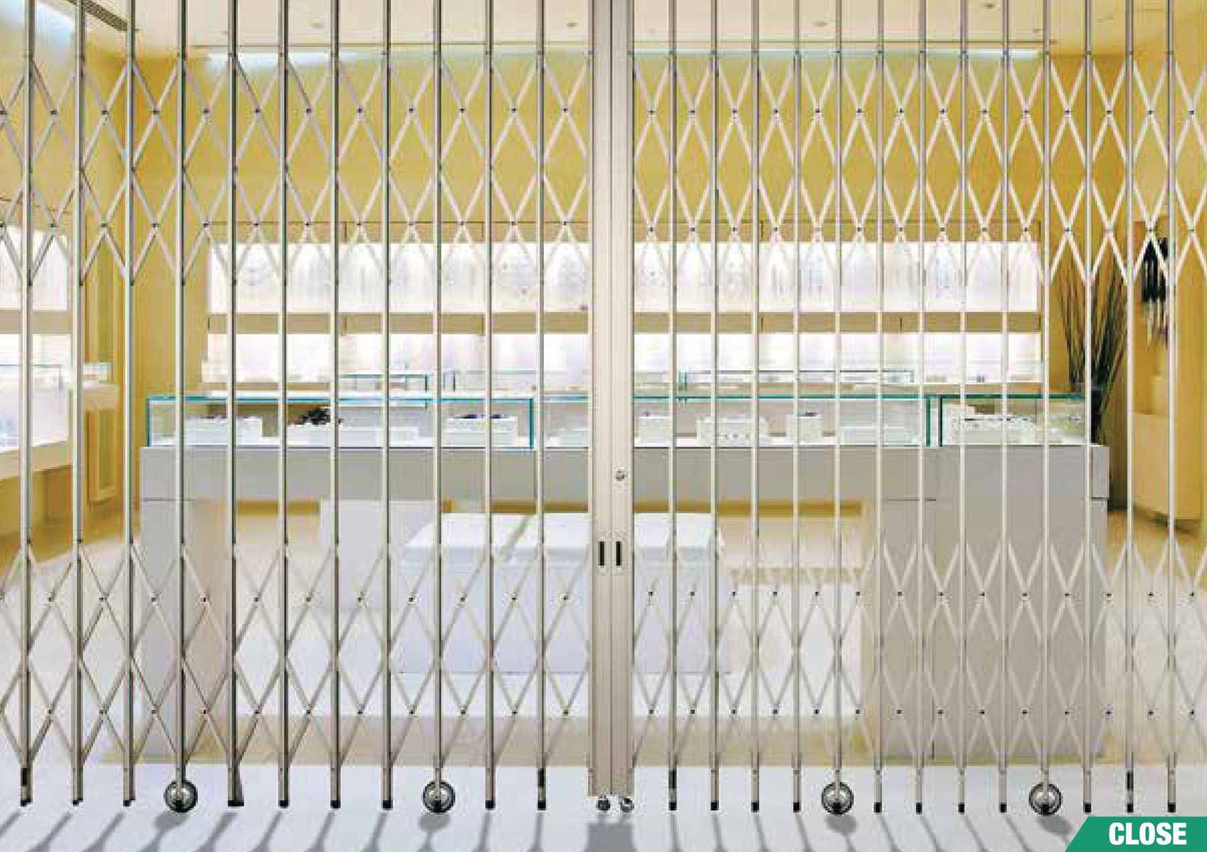 折戸シャッターという選択肢｜防犯・開放性を両立する考え方