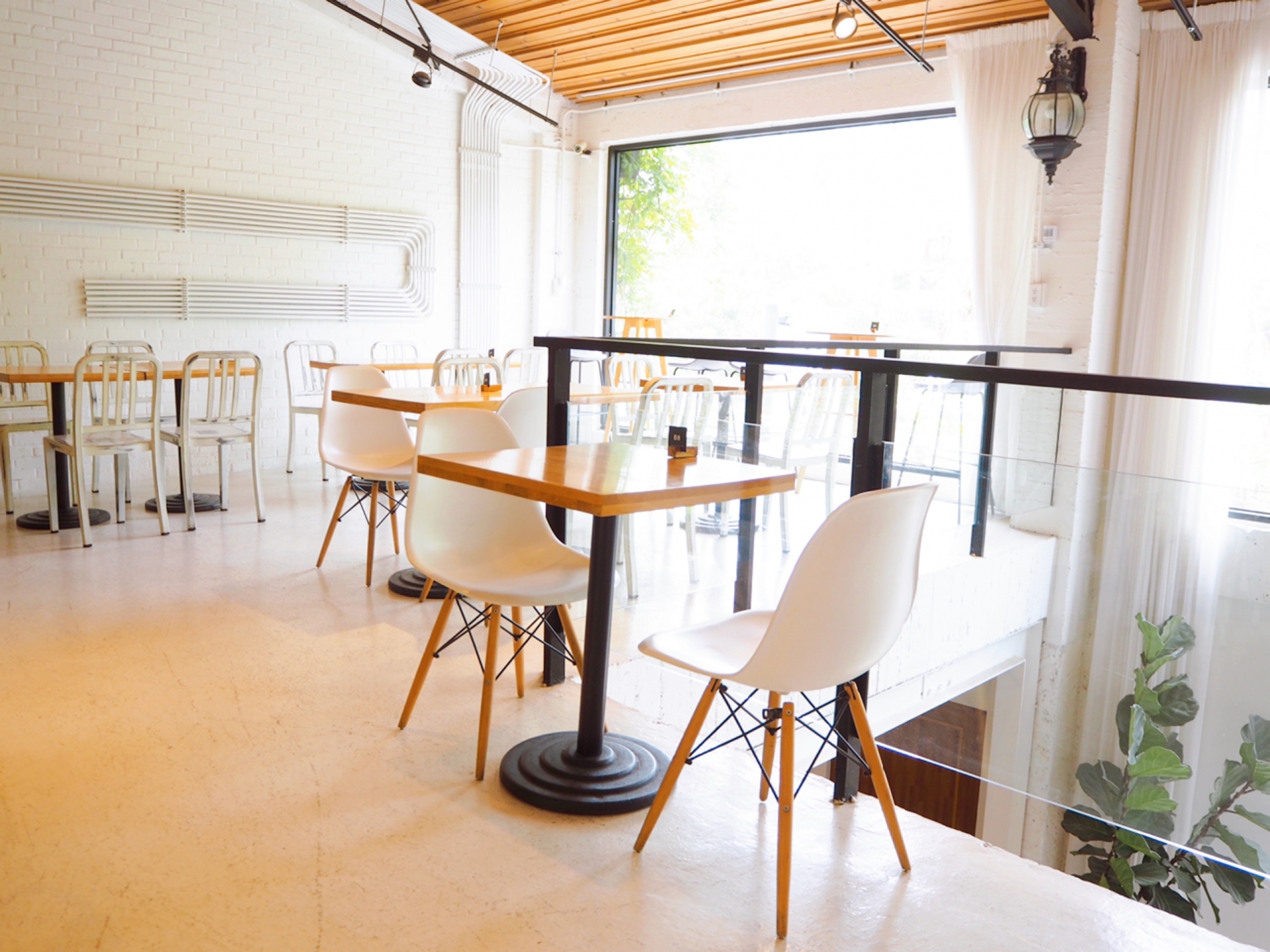 大開口建具とは？施設設計における役割と求められる性能