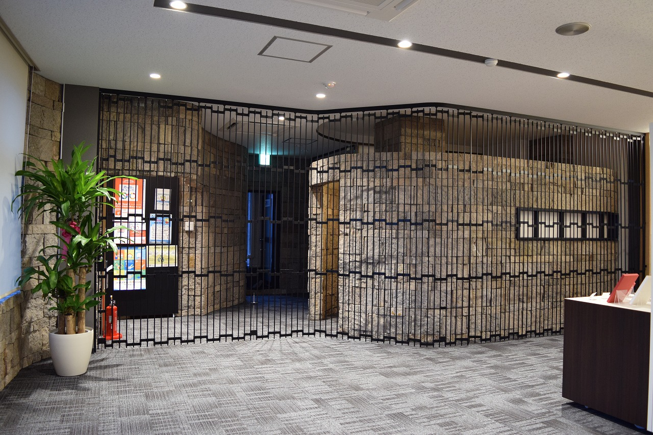 防犯シャッターとは？折戸で実現する開放性と安全性｜施設・事業者向けに解説