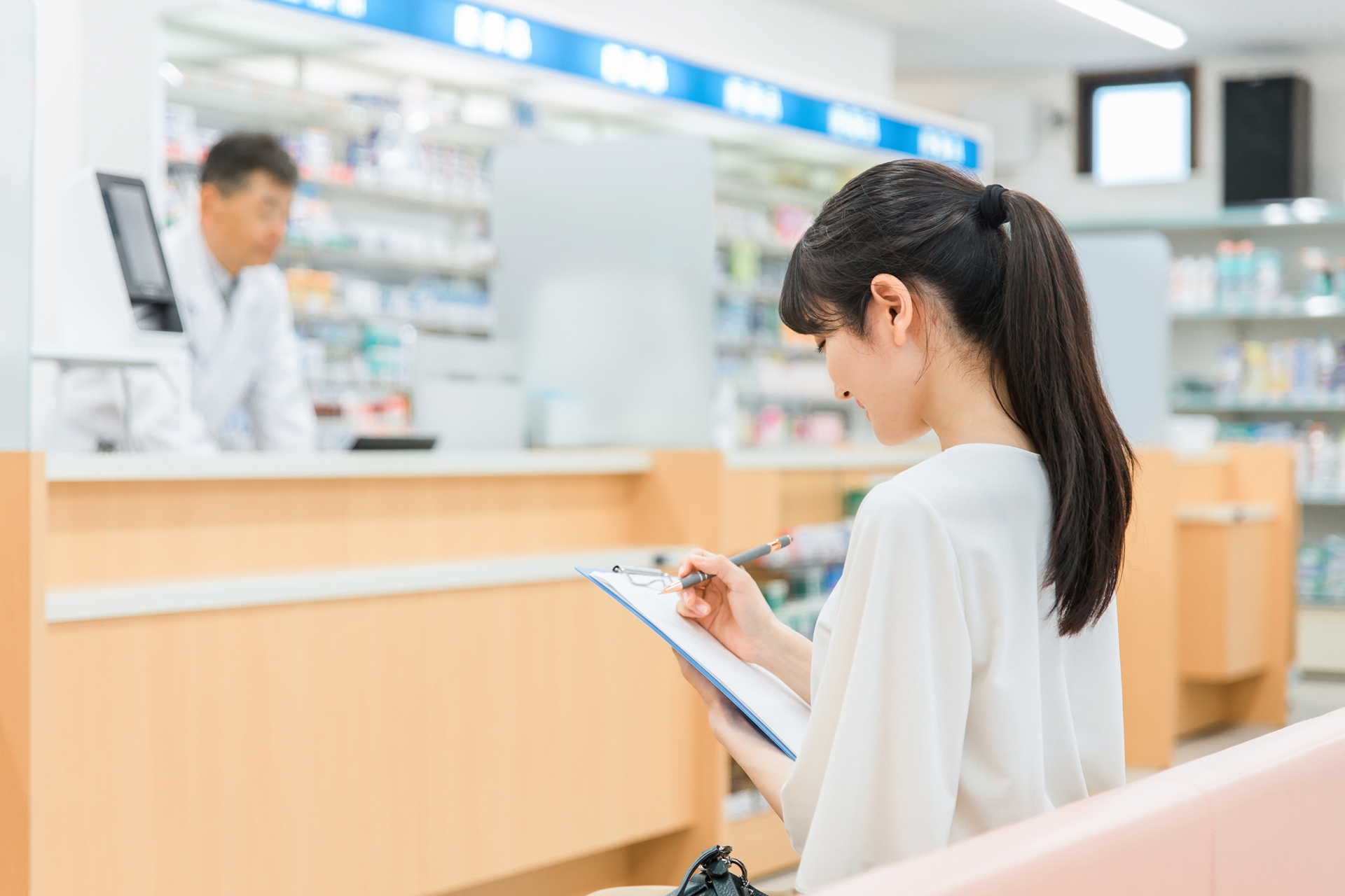 薬局の間仕切りでよくある課題